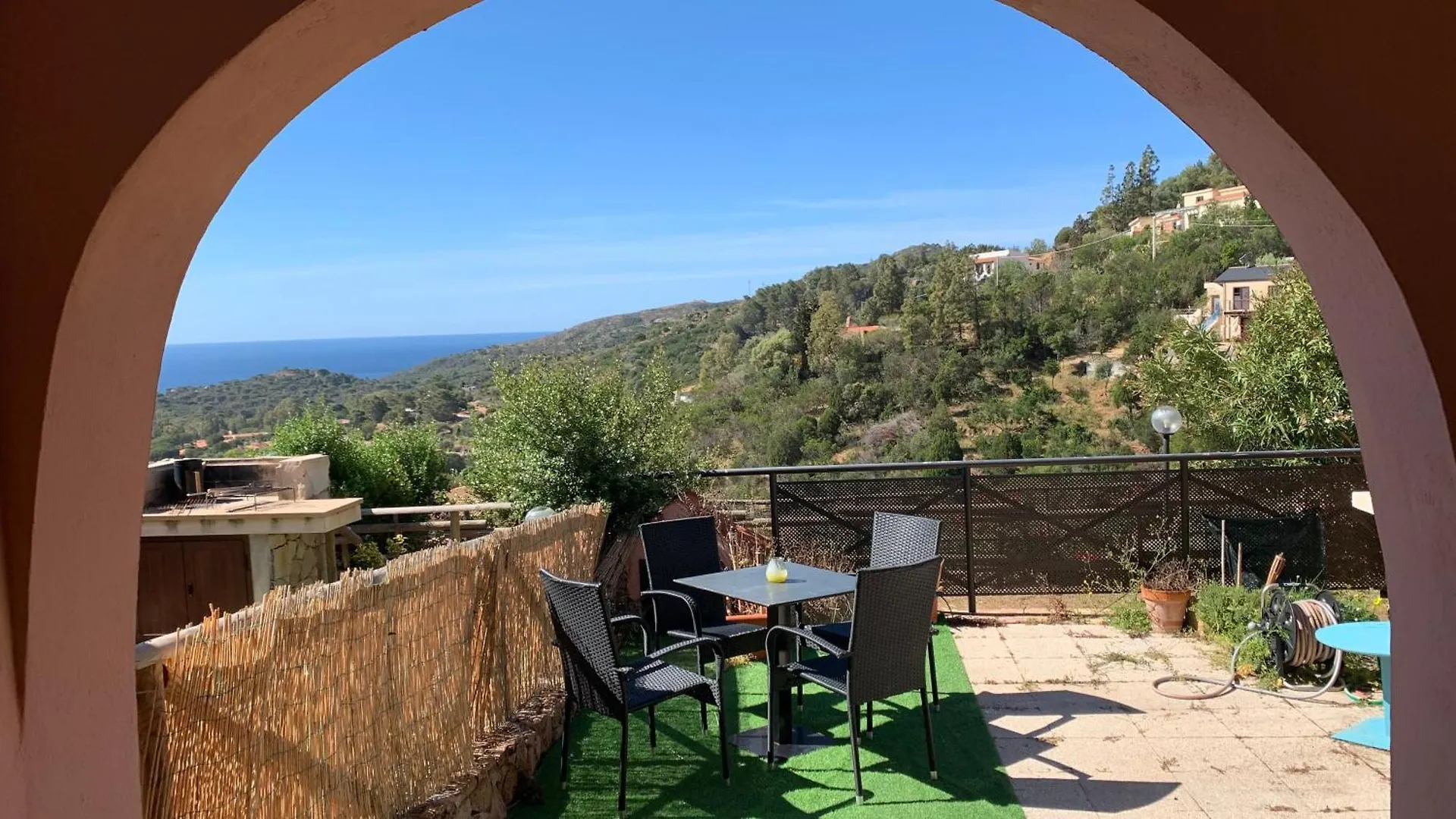 Edenrock2 Villa Riva dei Pini 0*,  Italy